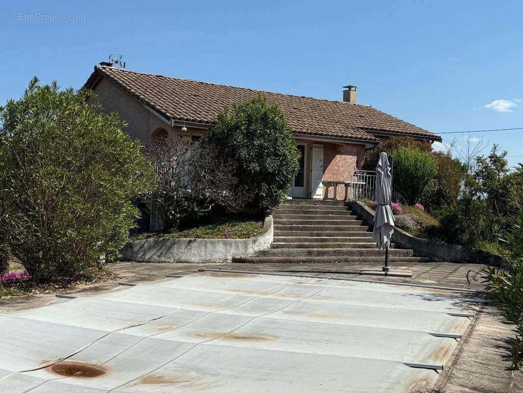 Maison à LABLACHERE