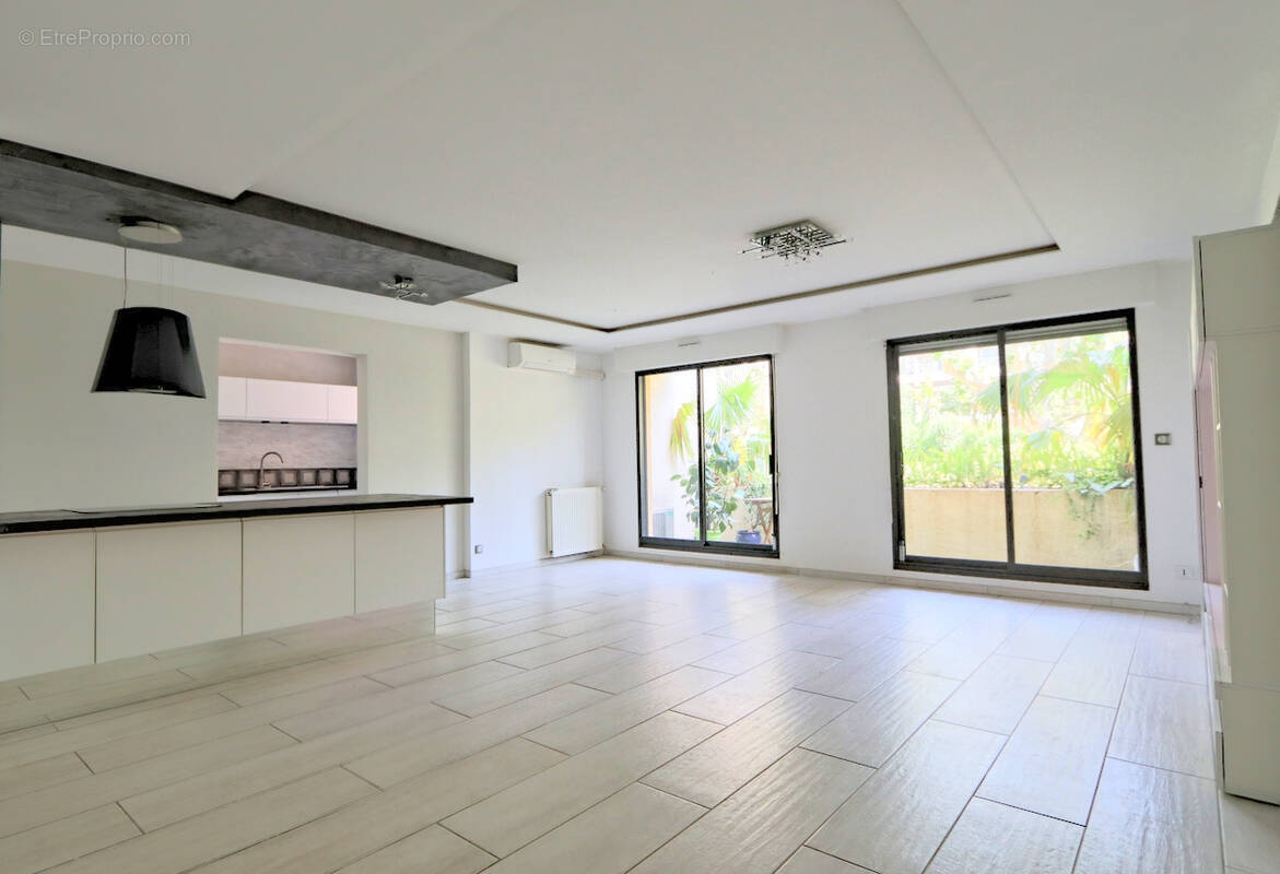 Appartement à HYERES