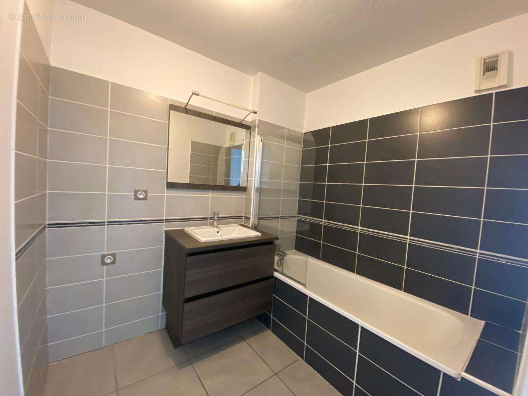 Appartement à MAUGUIO