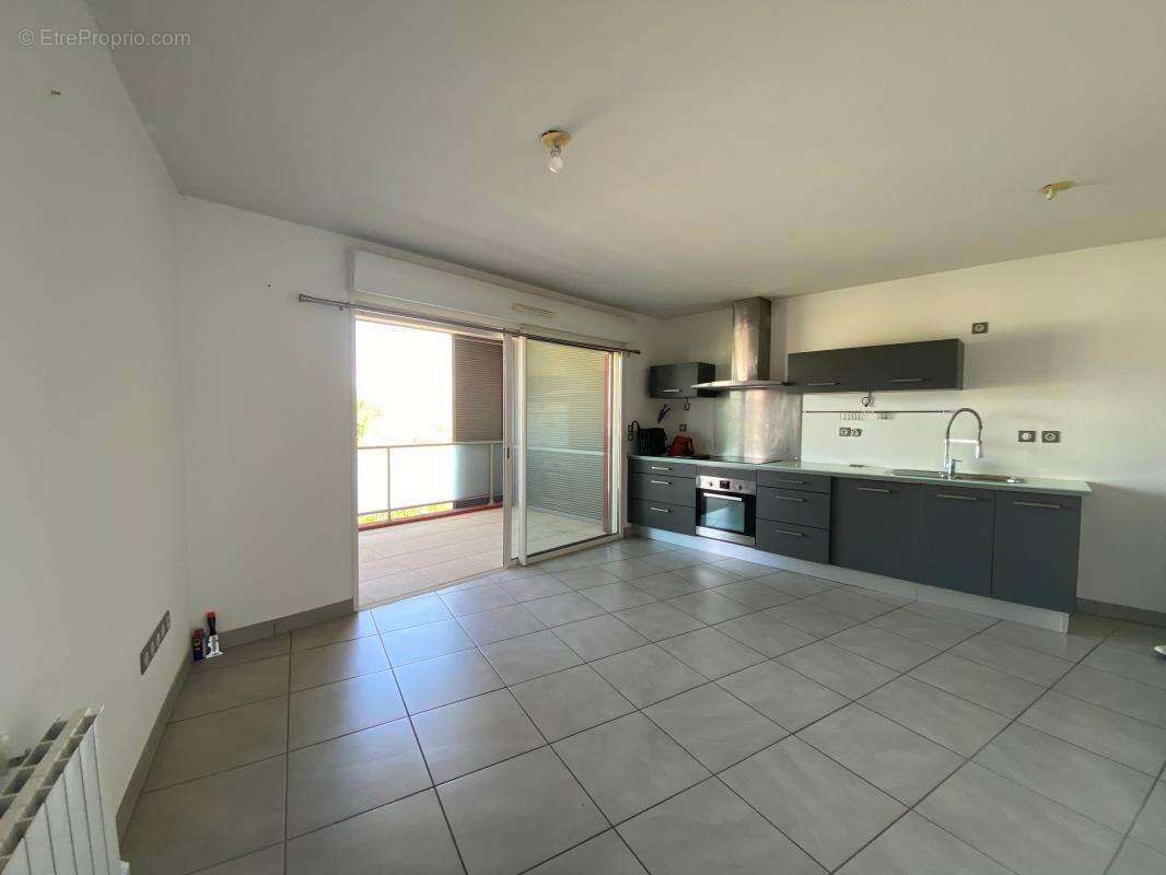 Appartement à MAUGUIO