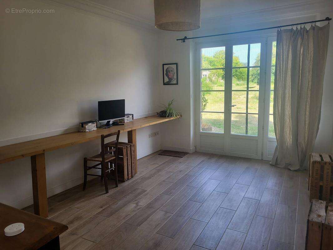 Maison à LA CHAPELLE-VICOMTESSE