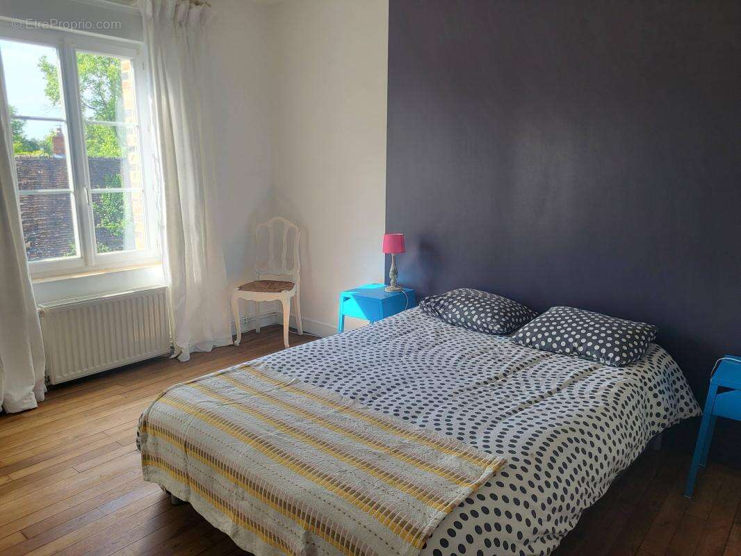 Maison à LA CHAPELLE-VICOMTESSE