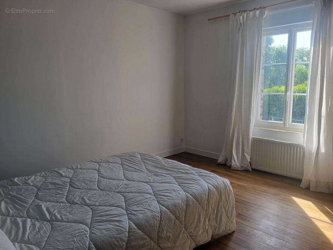 Maison à LA CHAPELLE-VICOMTESSE