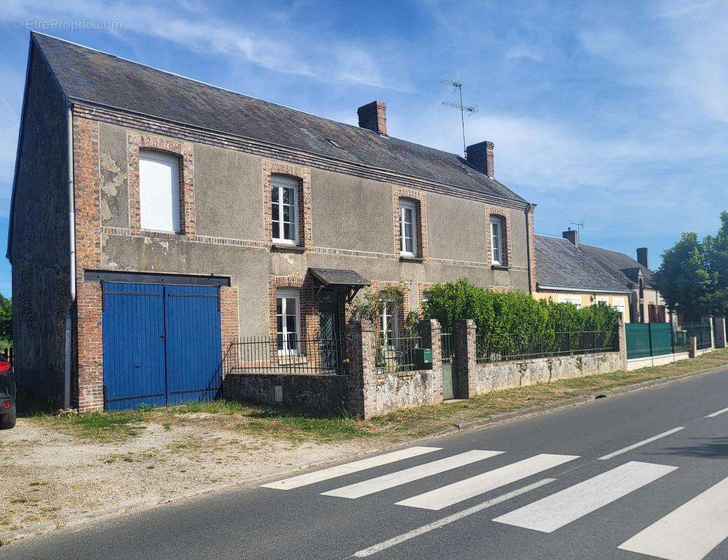 Maison à LA CHAPELLE-VICOMTESSE