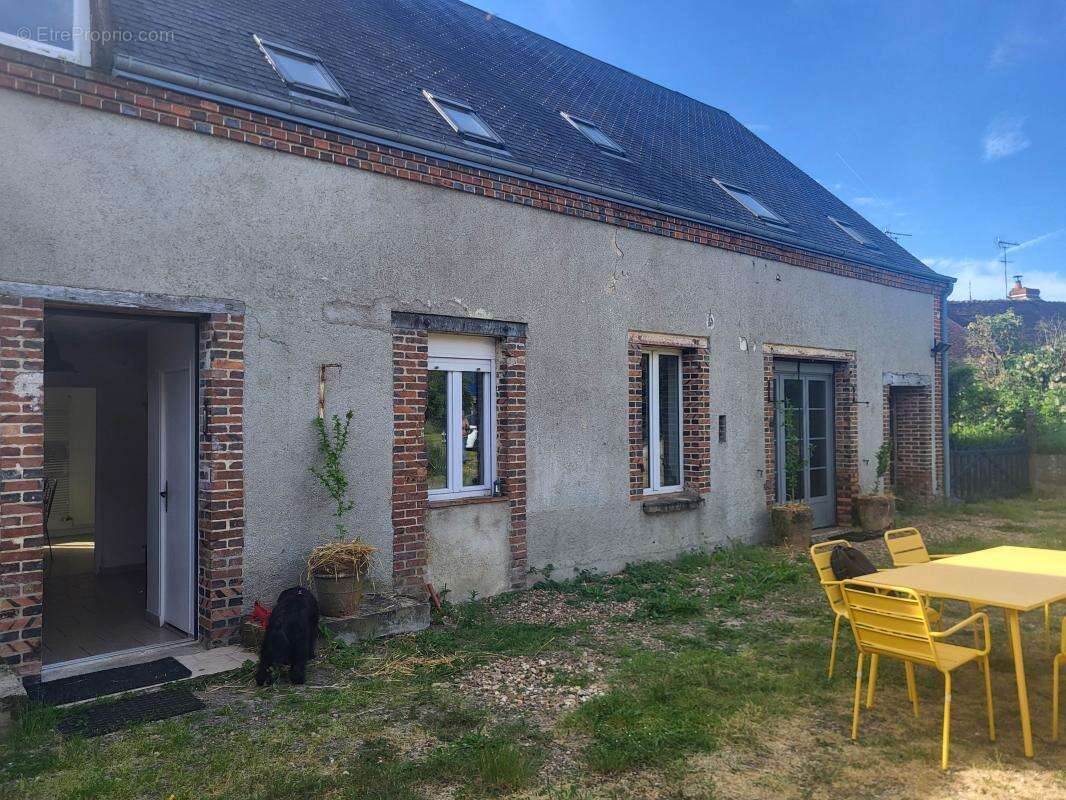 Maison à LA CHAPELLE-VICOMTESSE