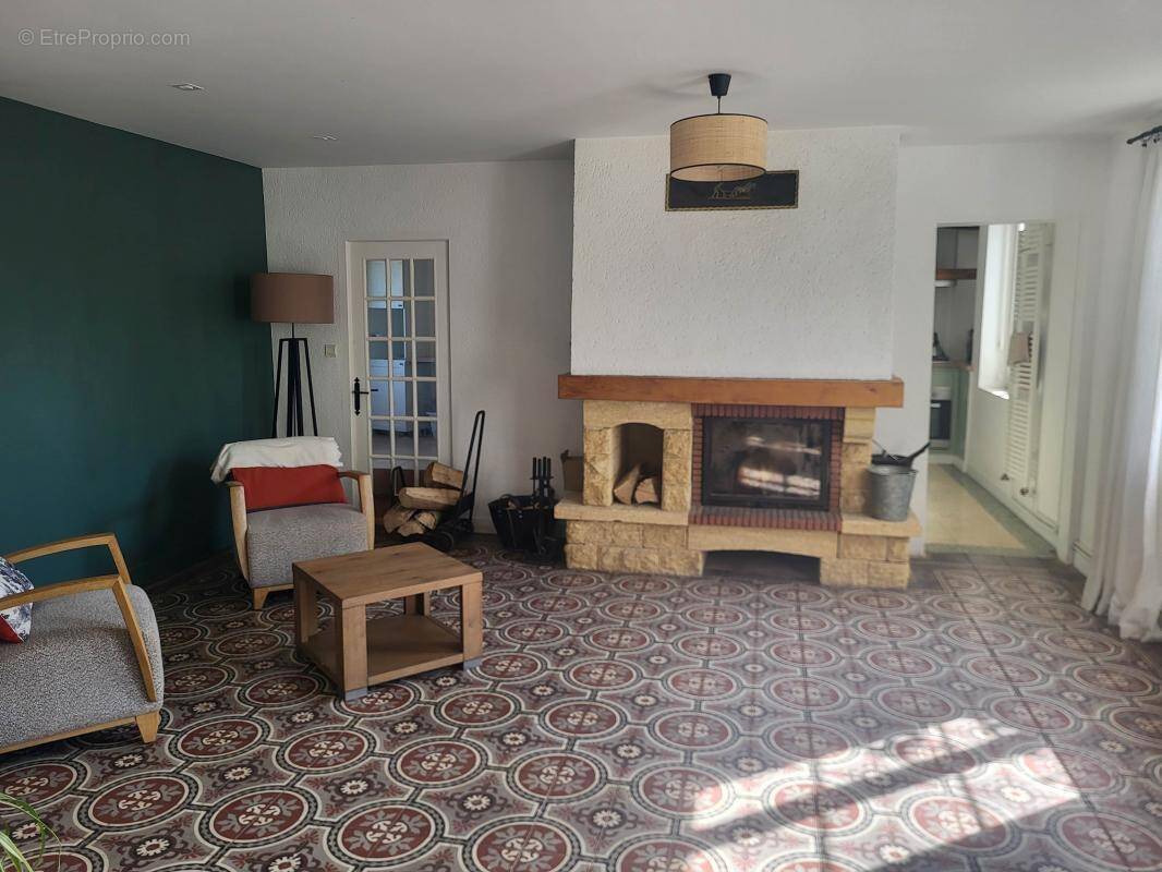 Maison à LA CHAPELLE-VICOMTESSE