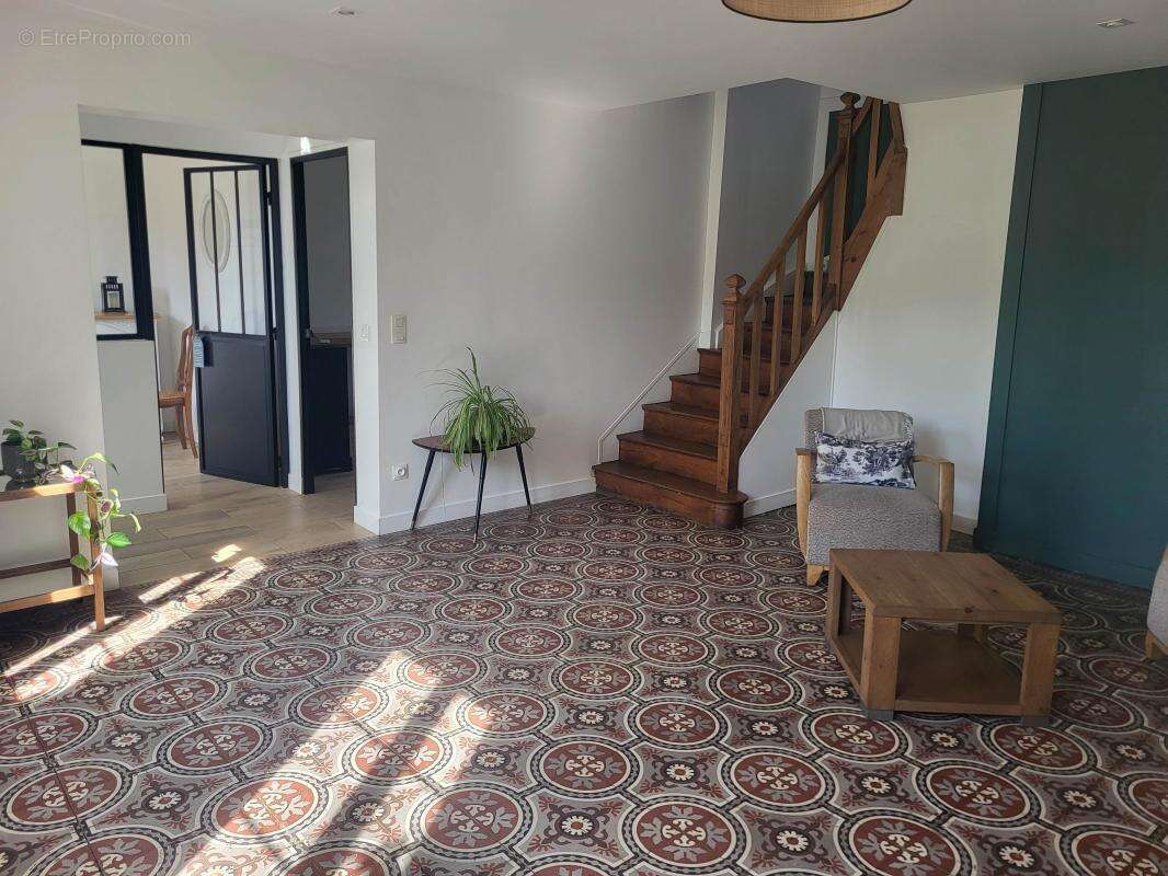 Maison à LA CHAPELLE-VICOMTESSE