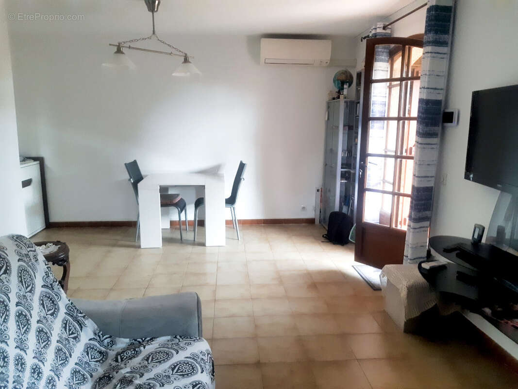 Appartement à CARQUEIRANNE