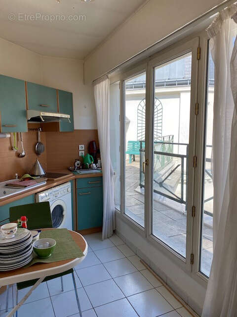 Appartement à PARIS-17E