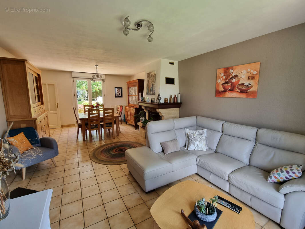 Maison à NOYAL-CHATILLON-SUR-SEICHE