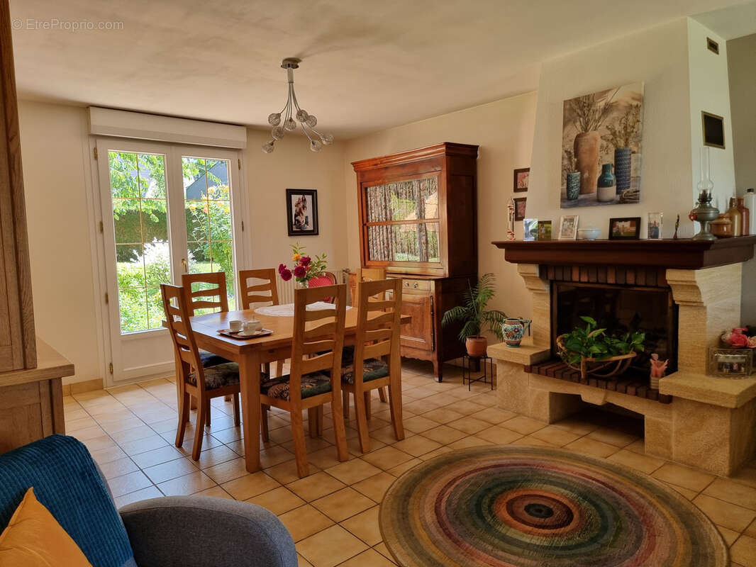 Maison à NOYAL-CHATILLON-SUR-SEICHE