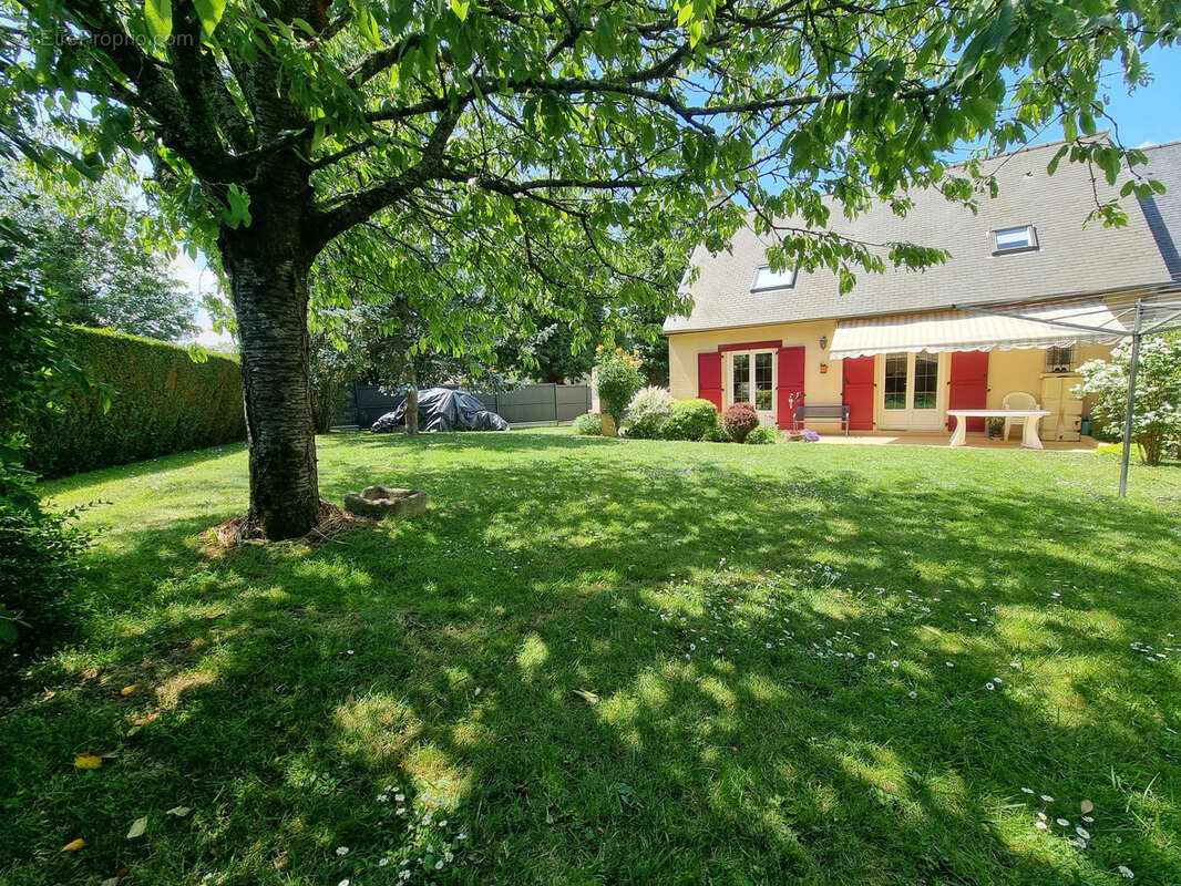 Maison à NOYAL-CHATILLON-SUR-SEICHE