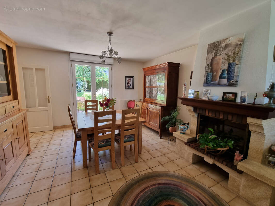 Maison à NOYAL-CHATILLON-SUR-SEICHE