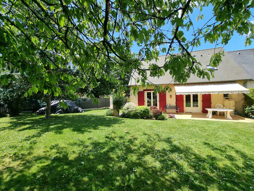 Maison à NOYAL-CHATILLON-SUR-SEICHE