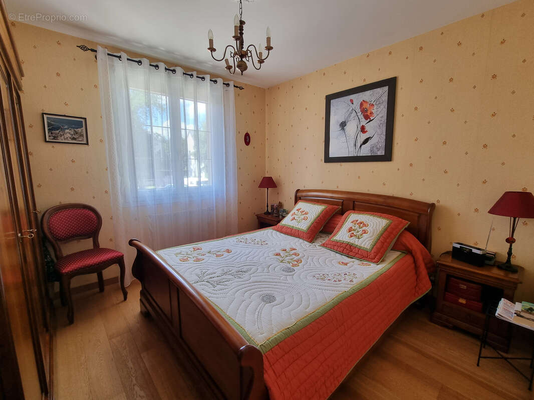 Maison à NOYAL-CHATILLON-SUR-SEICHE