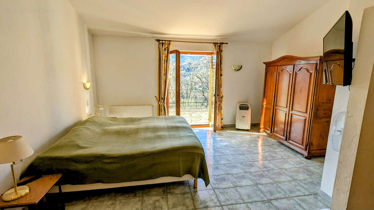 Maison à TOURRETTES-SUR-LOUP