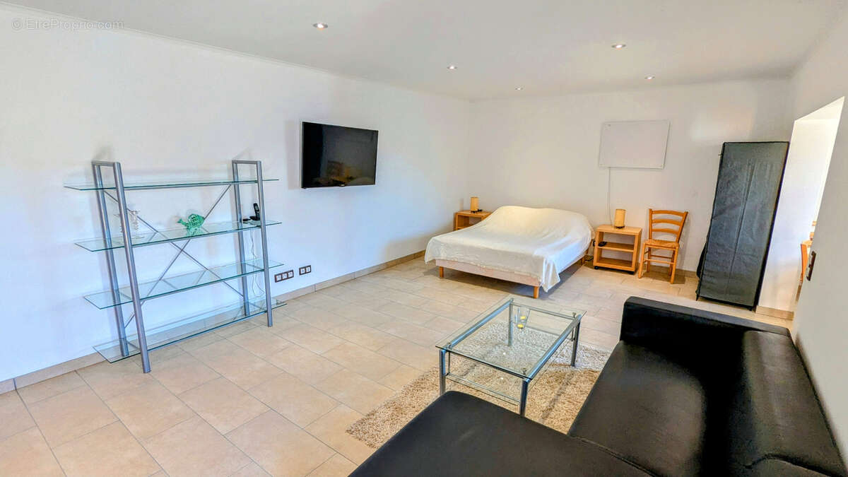 Maison à TOURRETTES-SUR-LOUP