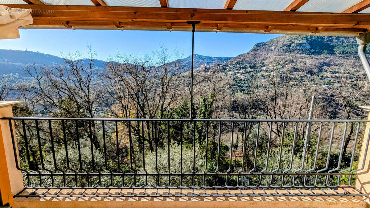 Maison à TOURRETTES-SUR-LOUP