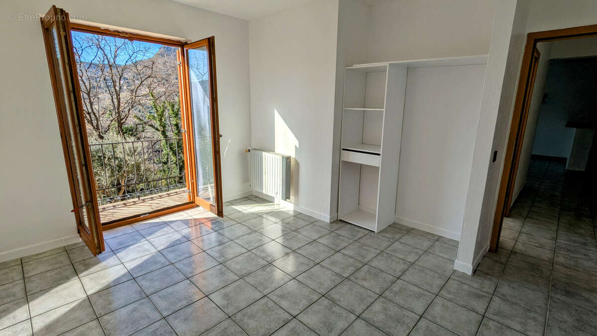 Maison à TOURRETTES-SUR-LOUP