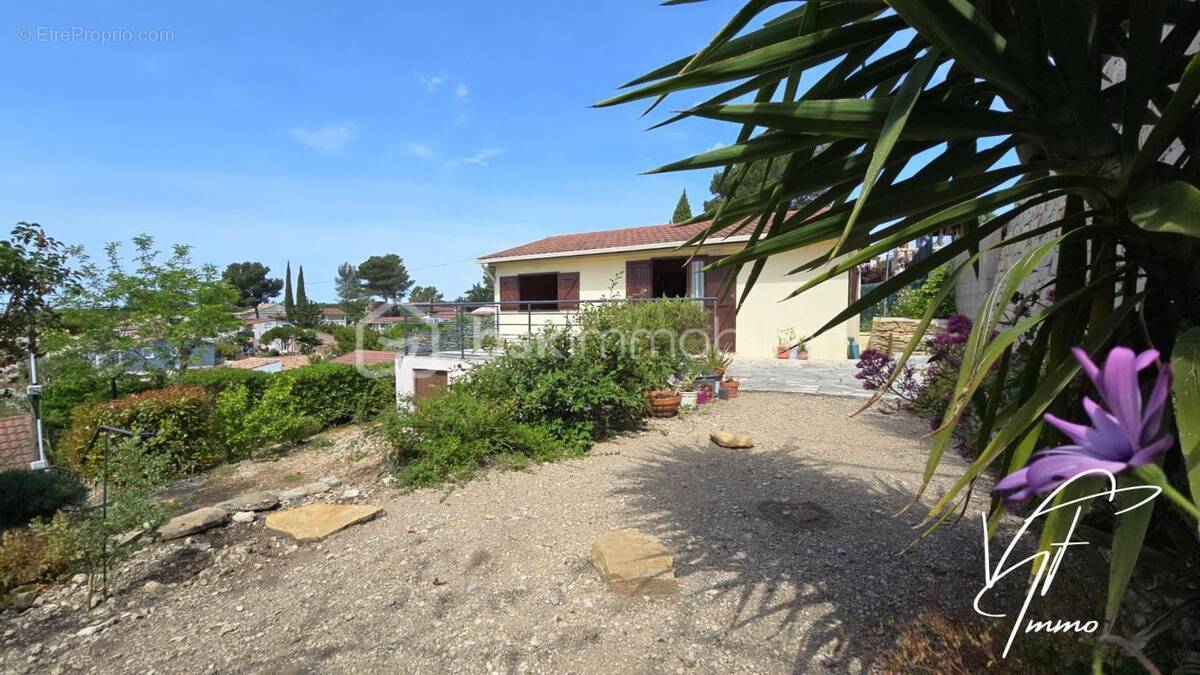 Maison à LE CASTELLET