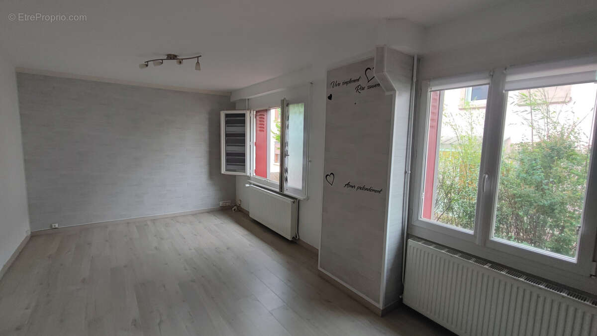 Maison à SAINTE-SUZANNE