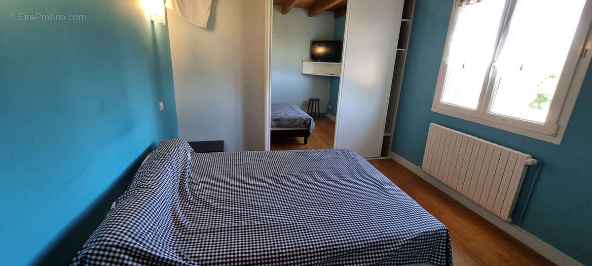 Maison à LACROIX-BARREZ