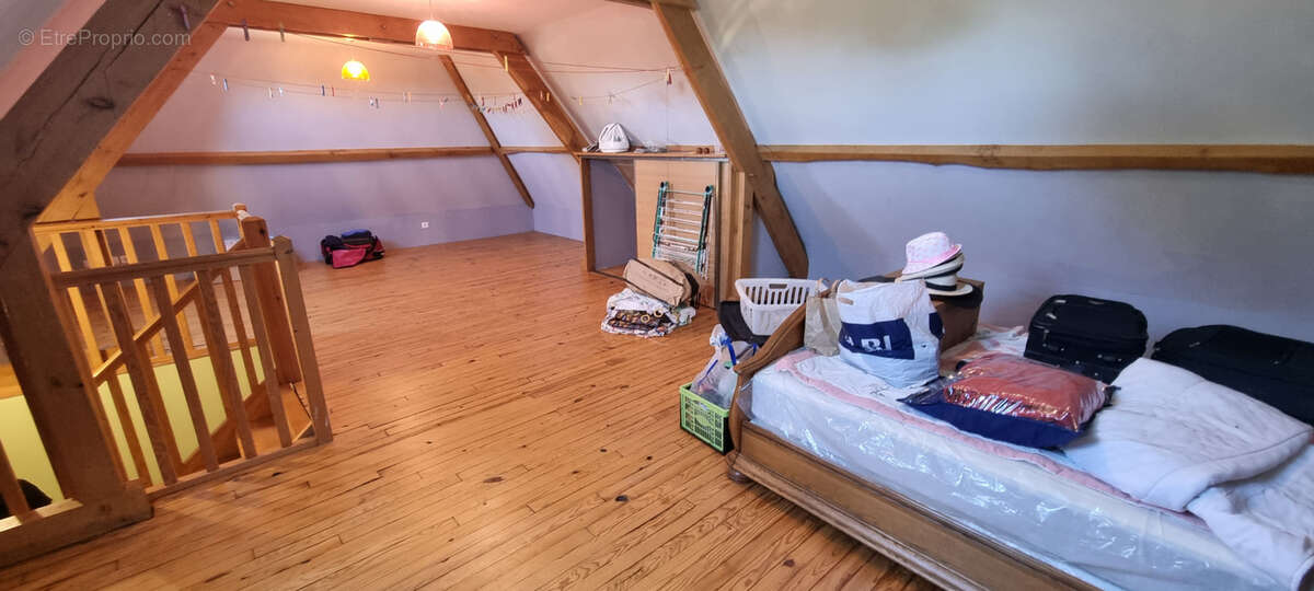 Maison à LACROIX-BARREZ