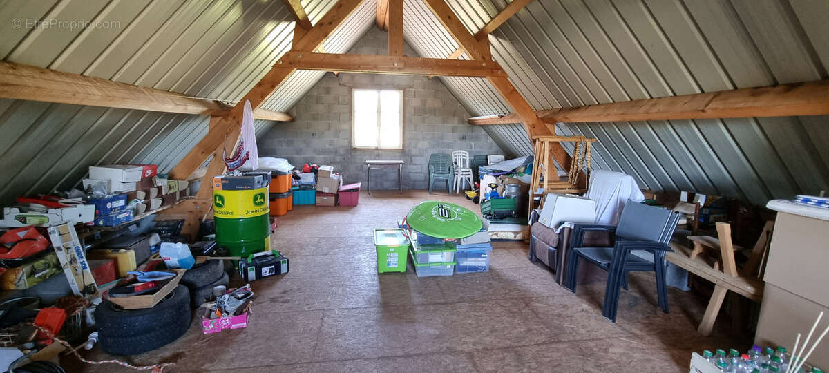 Maison à LACROIX-BARREZ