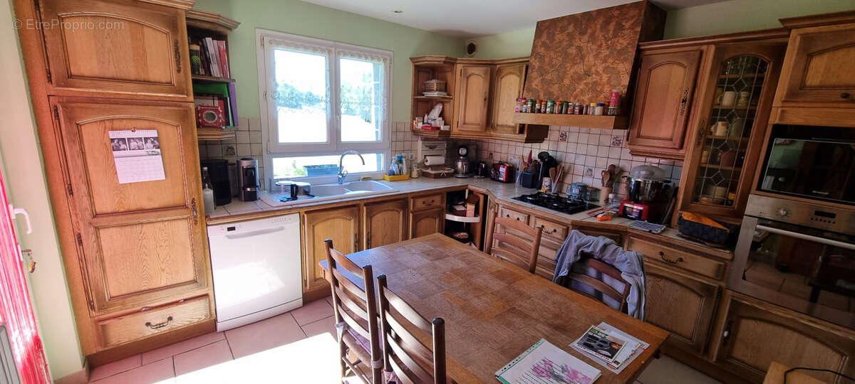 Maison à LACROIX-BARREZ