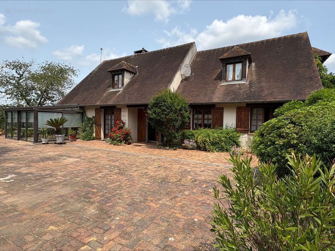 Maison à ULLY-SAINT-GEORGES