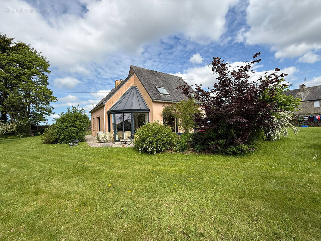 Maison à PLEYBER-CHRIST