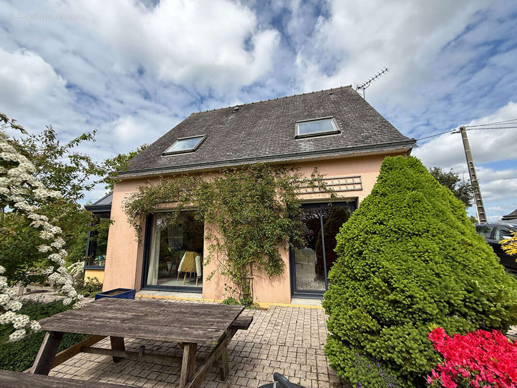 Maison à PLEYBER-CHRIST