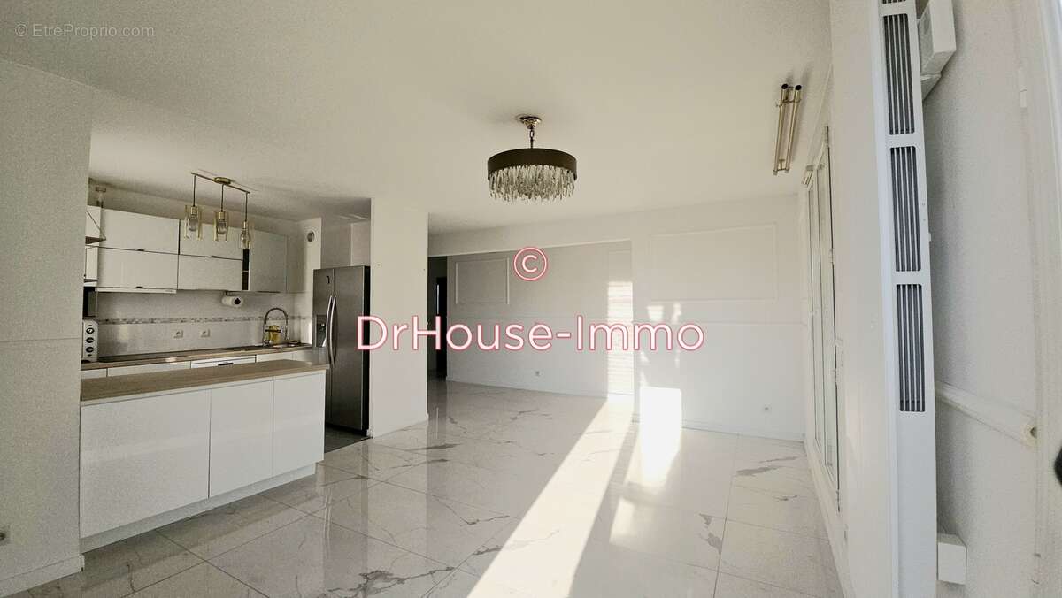 Appartement à SAVIGNY-LE-TEMPLE