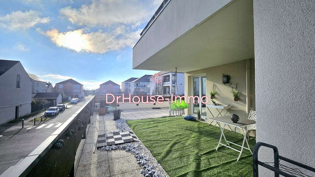 Appartement à SAVIGNY-LE-TEMPLE