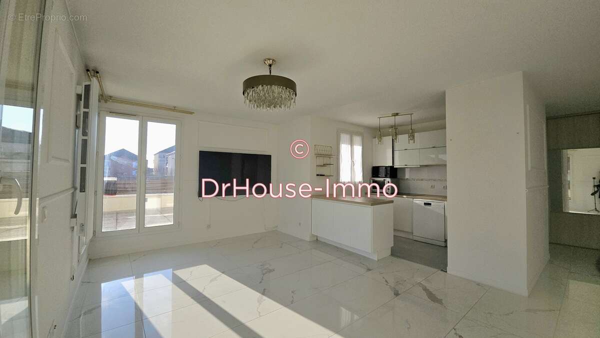 Appartement à SAVIGNY-LE-TEMPLE