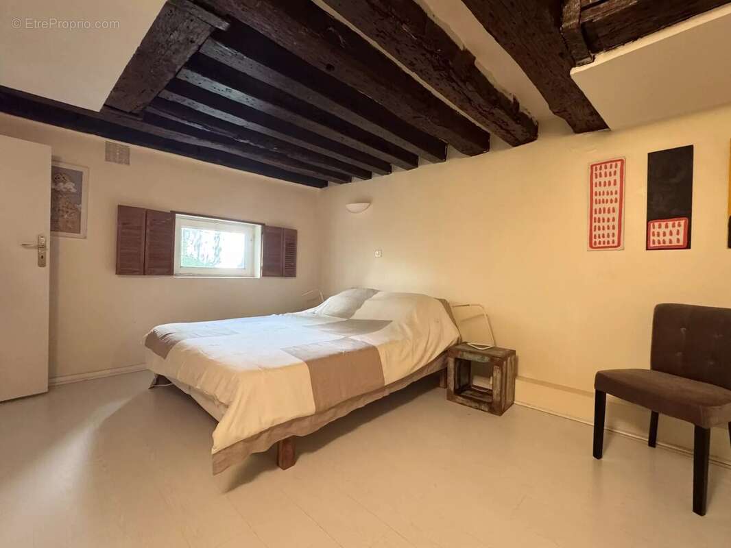 Appartement à PARIS-3E