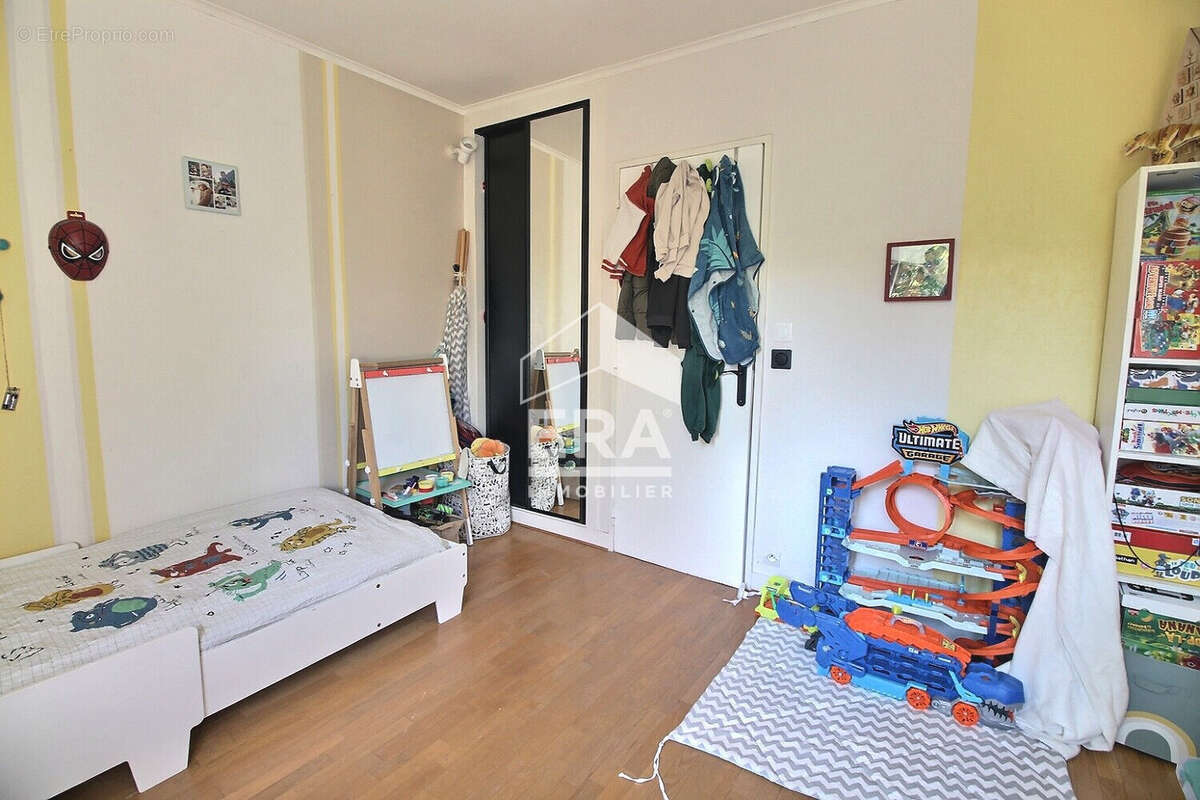 Appartement à LE PLESSIS-ROBINSON