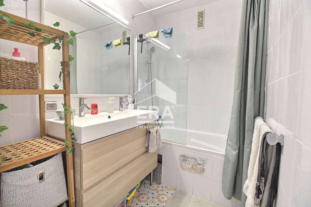 Appartement à LE PLESSIS-ROBINSON