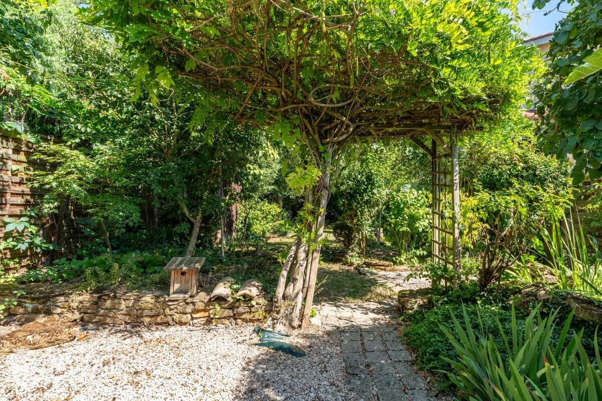 Maison à POUILLY-LE-MONIAL