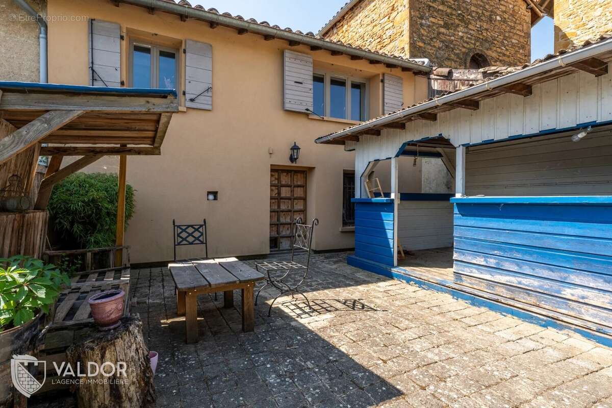 Maison à POUILLY-LE-MONIAL