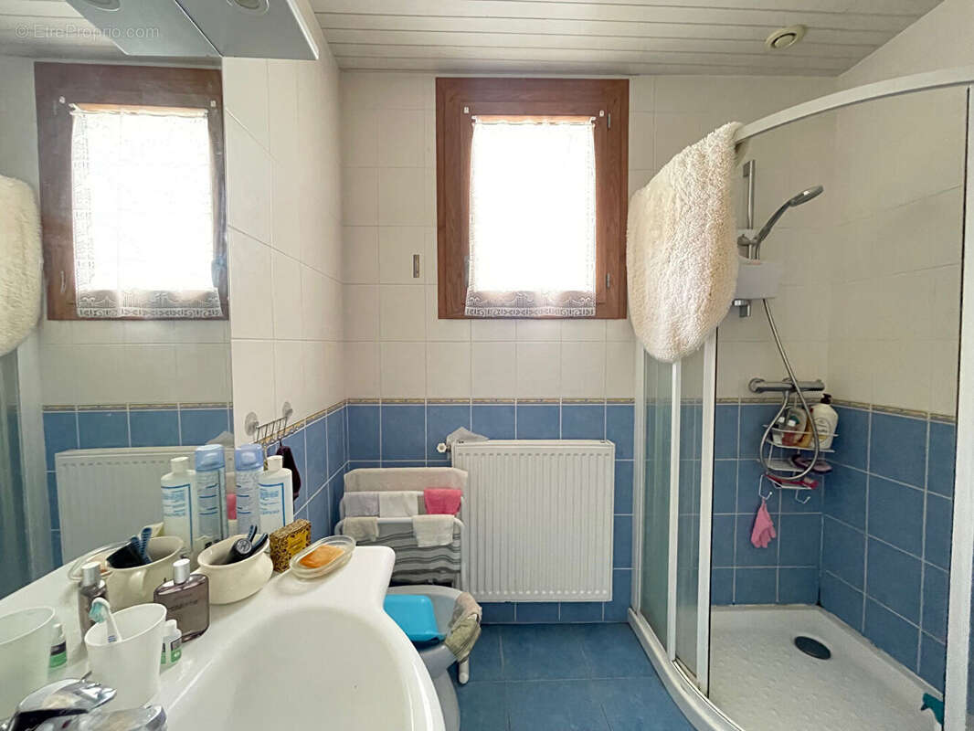 Maison à LA CHAPELLE-DES-MARAIS