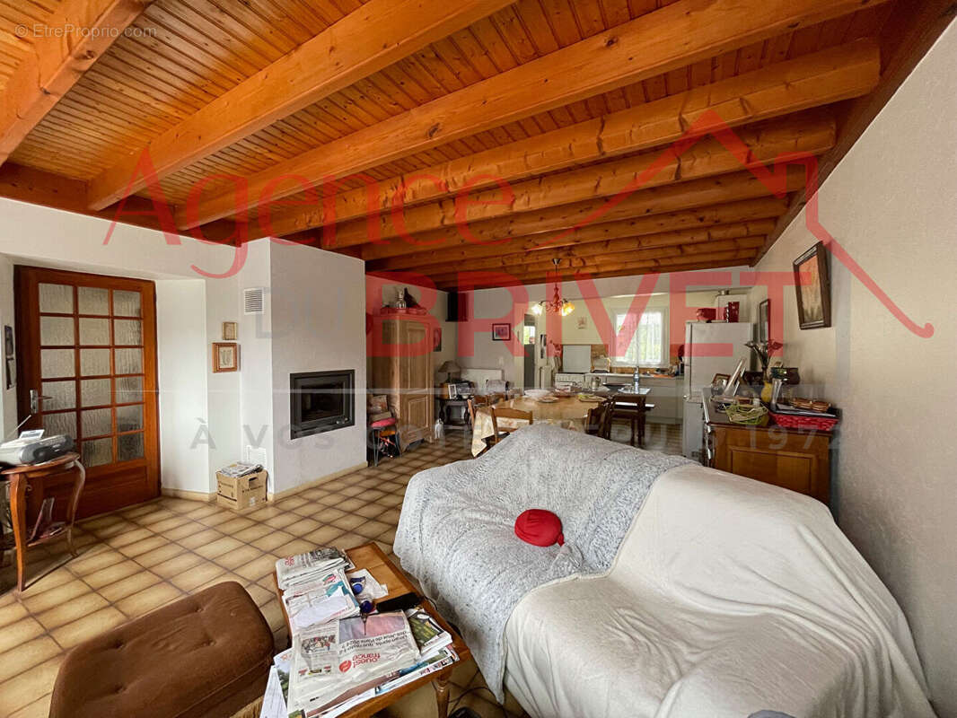 Maison à LA CHAPELLE-DES-MARAIS