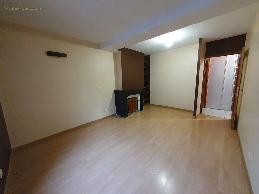 Appartement à SAINT-LAURENT-SUR-SAONE