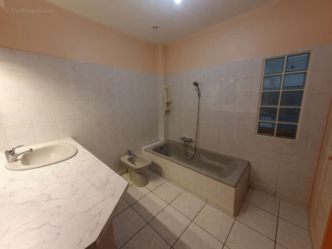 Appartement à SAINT-LAURENT-SUR-SAONE