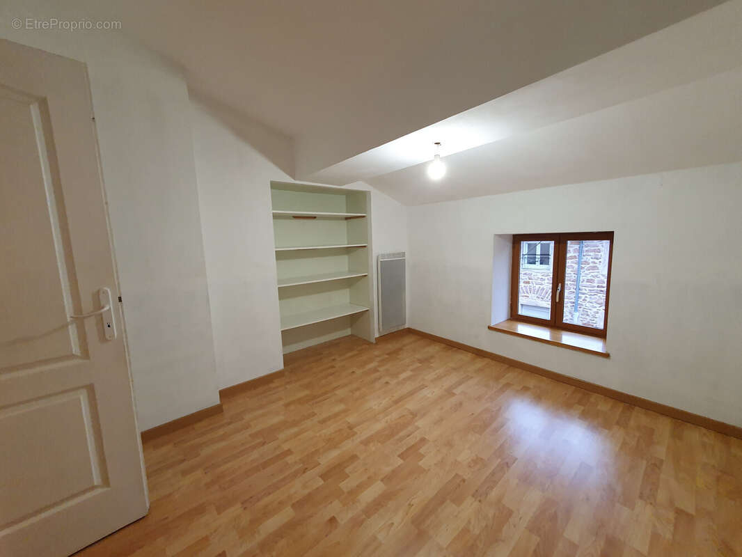 Appartement à SAINT-LAURENT-SUR-SAONE