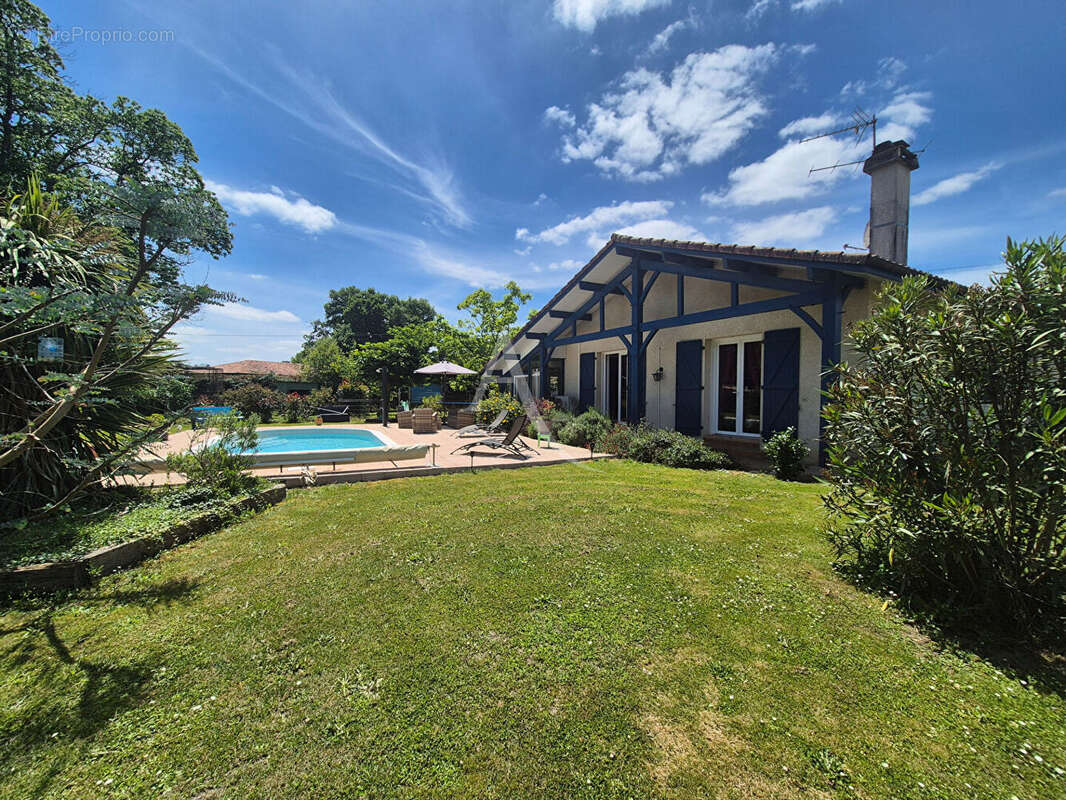 Maison à PUJO-LE-PLAN