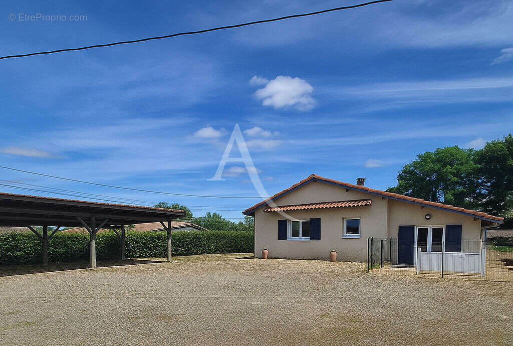 Maison à PUJO-LE-PLAN