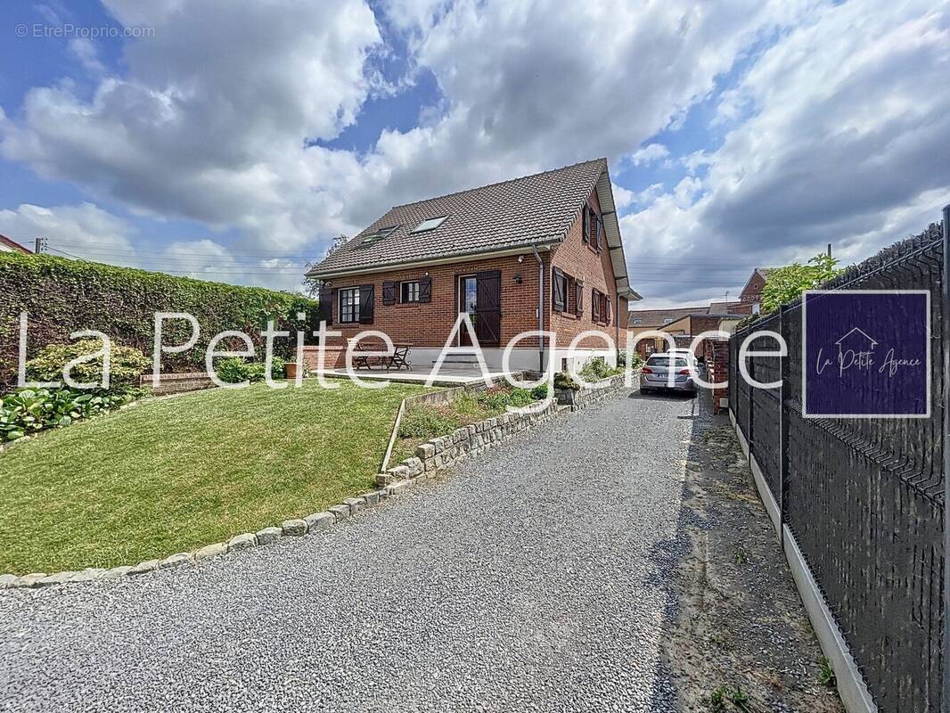 Maison à GONDECOURT