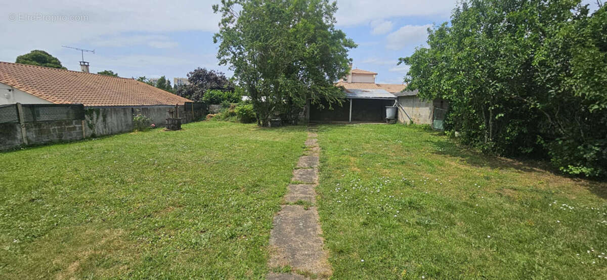 Terrain à SAINT-MAIXENT-L&#039;ECOLE