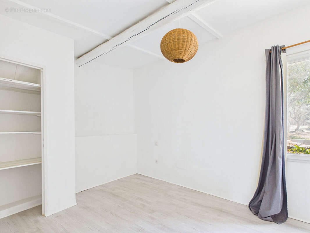 Maison à FONTVIEILLE